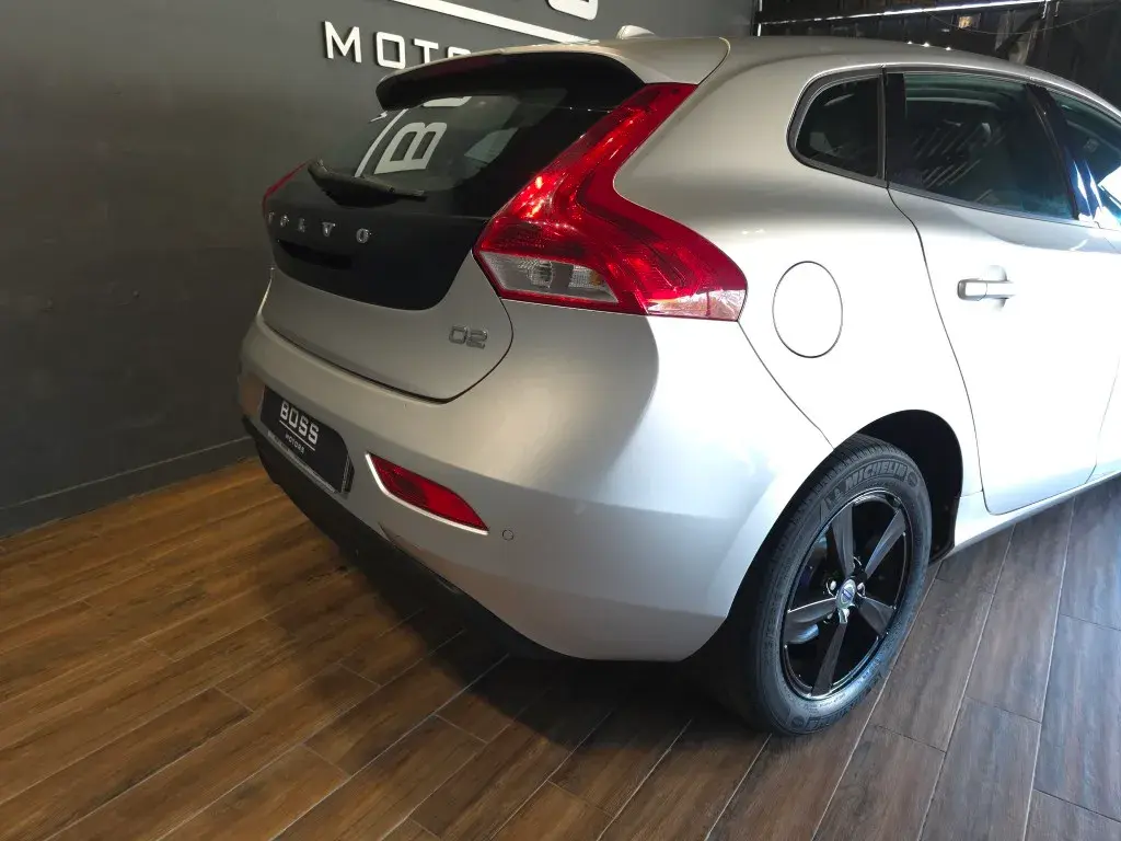 Volvo V40 1.6 D2 Momentum 12