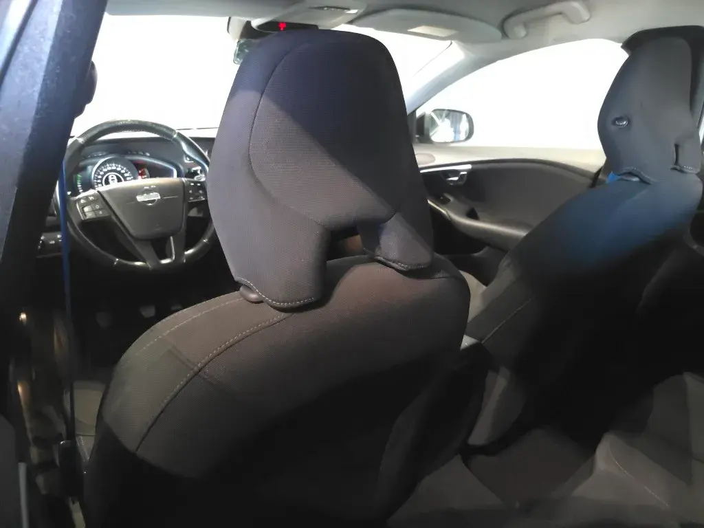 Volvo V40 1.6 D2 Momentum 21