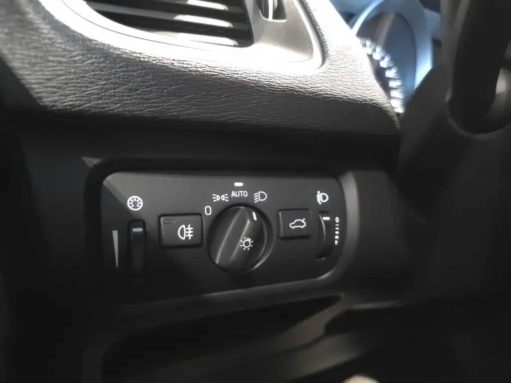 Volvo V40 1.6 D2 Momentum 25