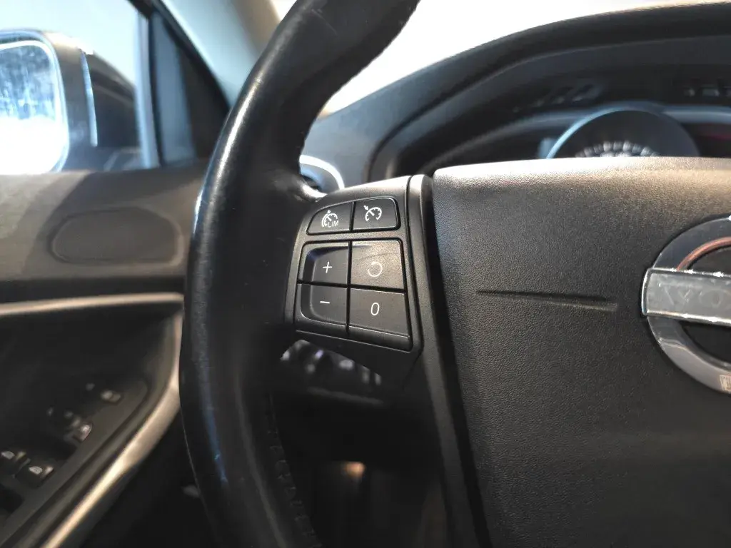 Volvo V40 1.6 D2 Momentum 28