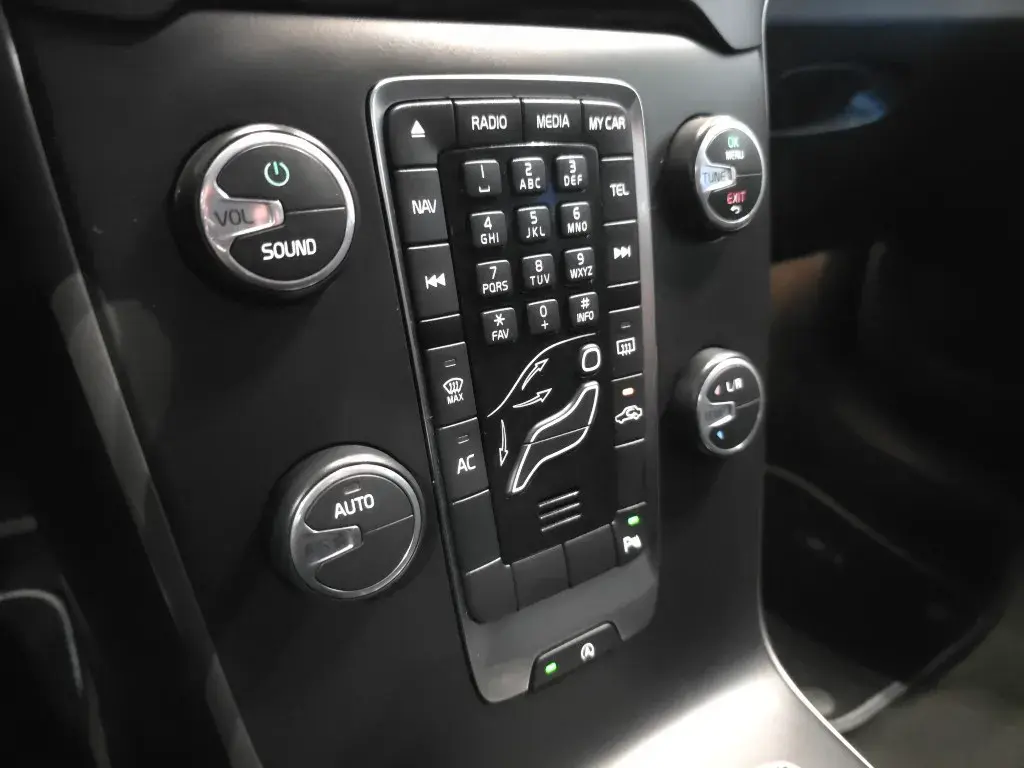 Volvo V40 1.6 D2 Momentum 36