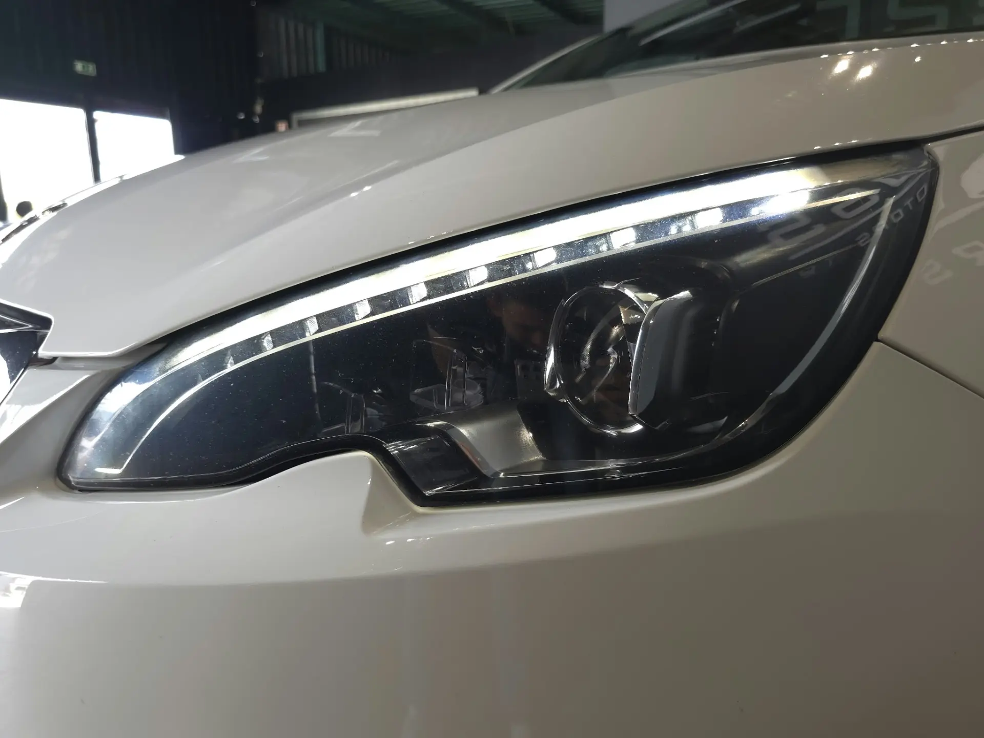 Peugeot 308 SW 1.6 BlueHDi Allure 10