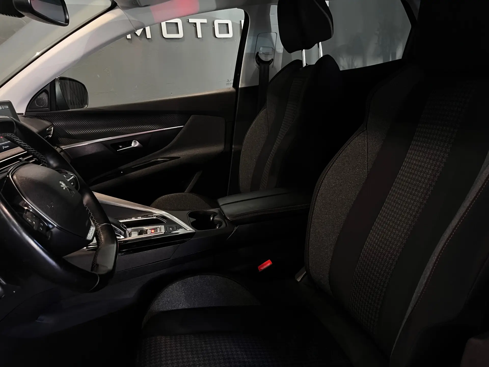 Peugeot 3008 BlueHDi 130 Stop & Start EAT8 Active 10