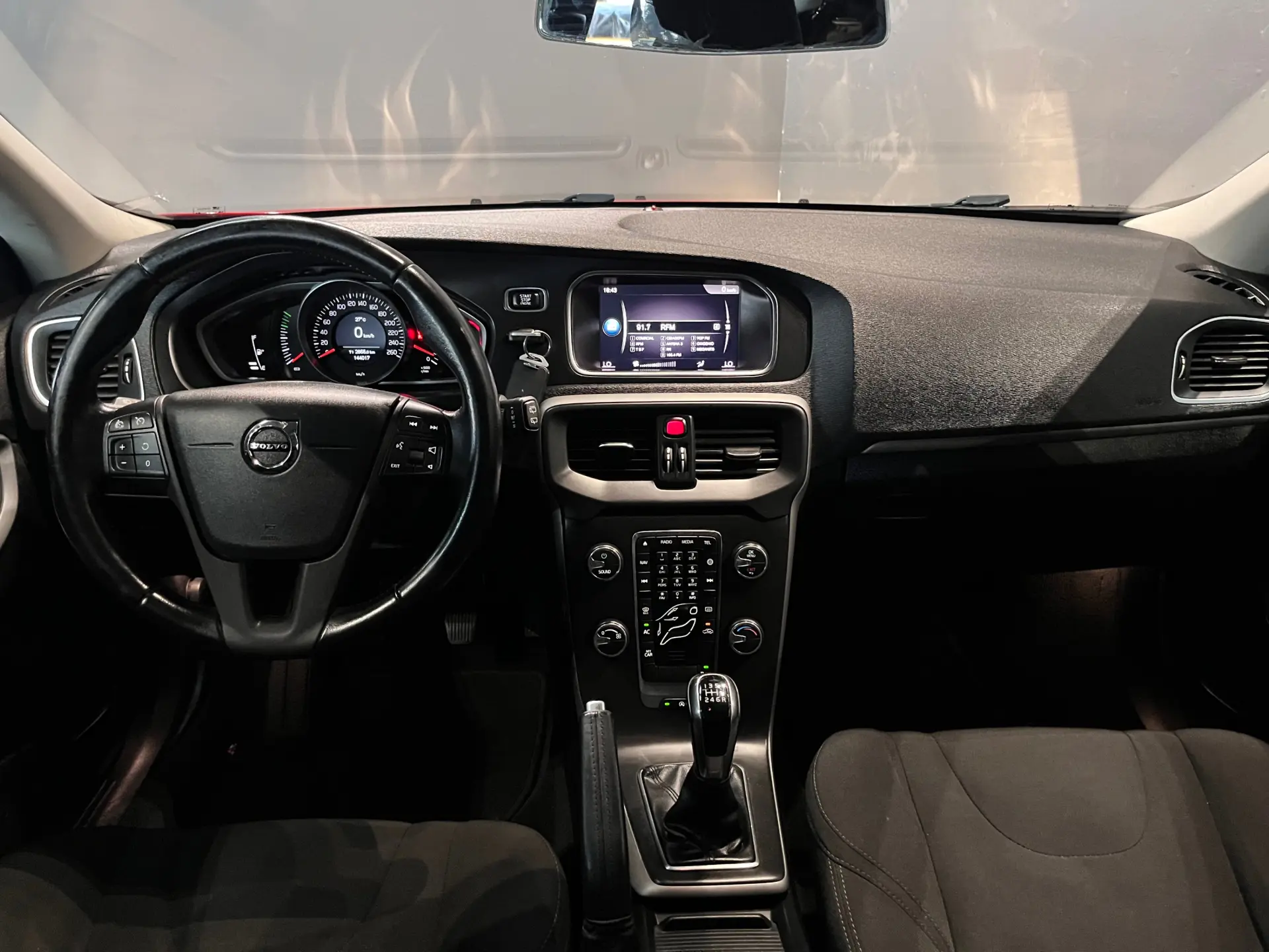 Volvo V40 16