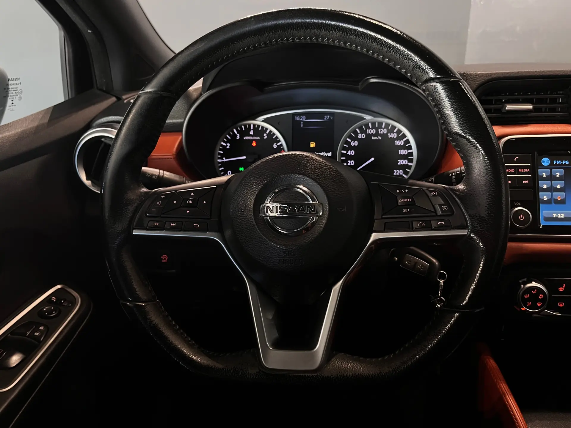 Nissan Micra 0.9 IG-T N-Connecta S/S 15