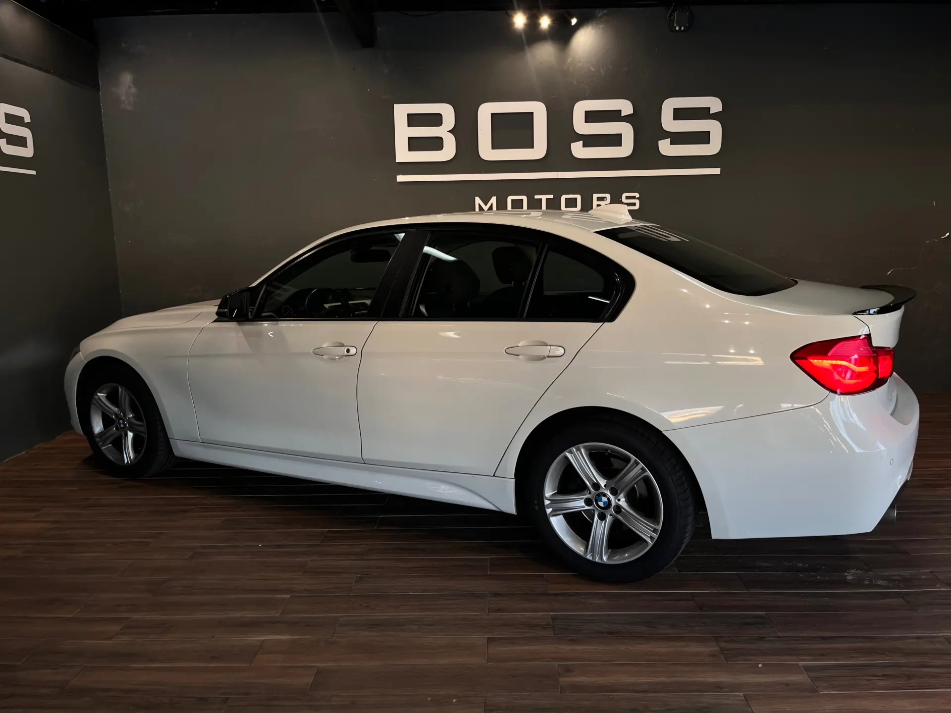 BMW 318 d Line Sport 7