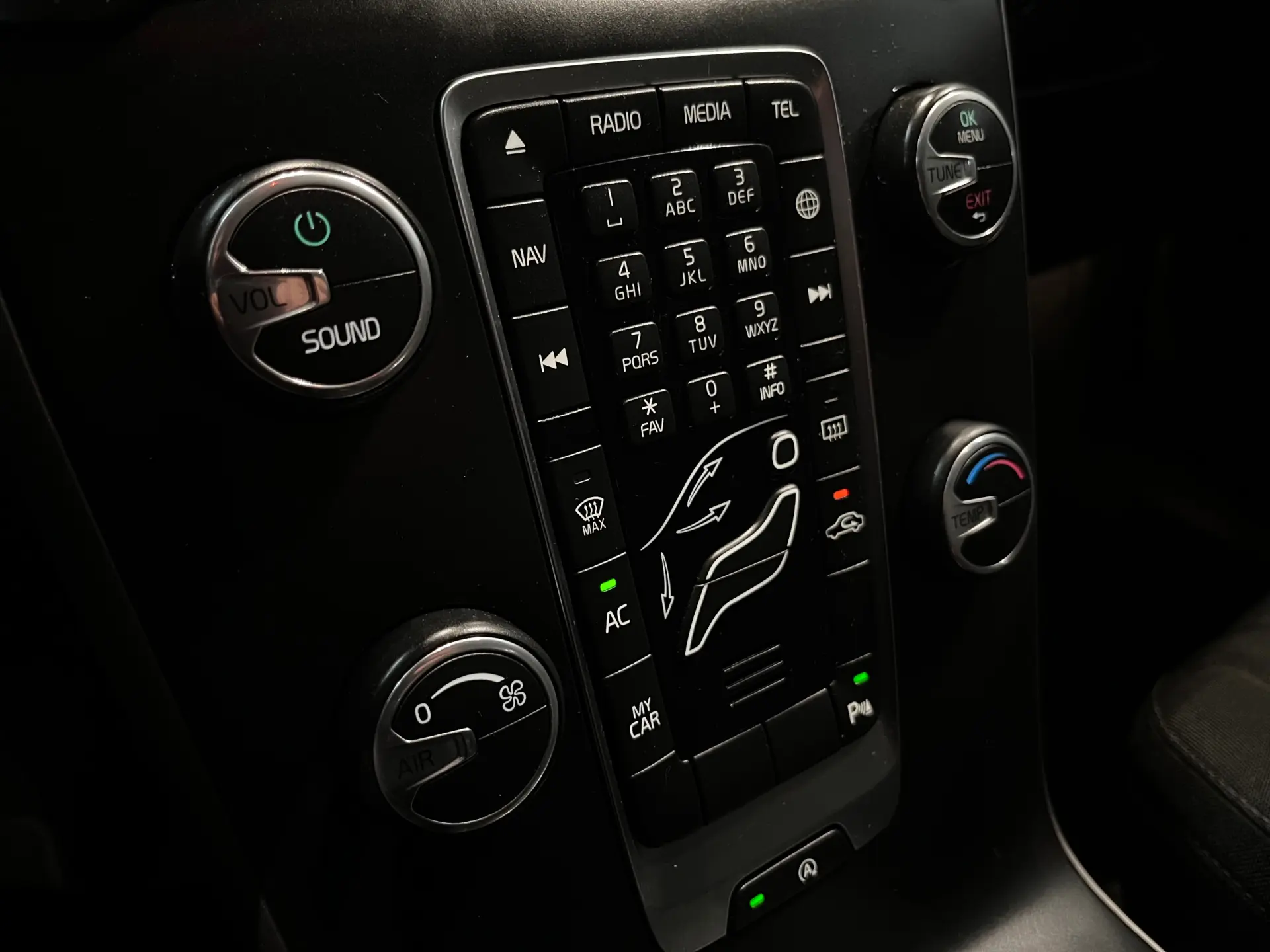 Volvo V40 28