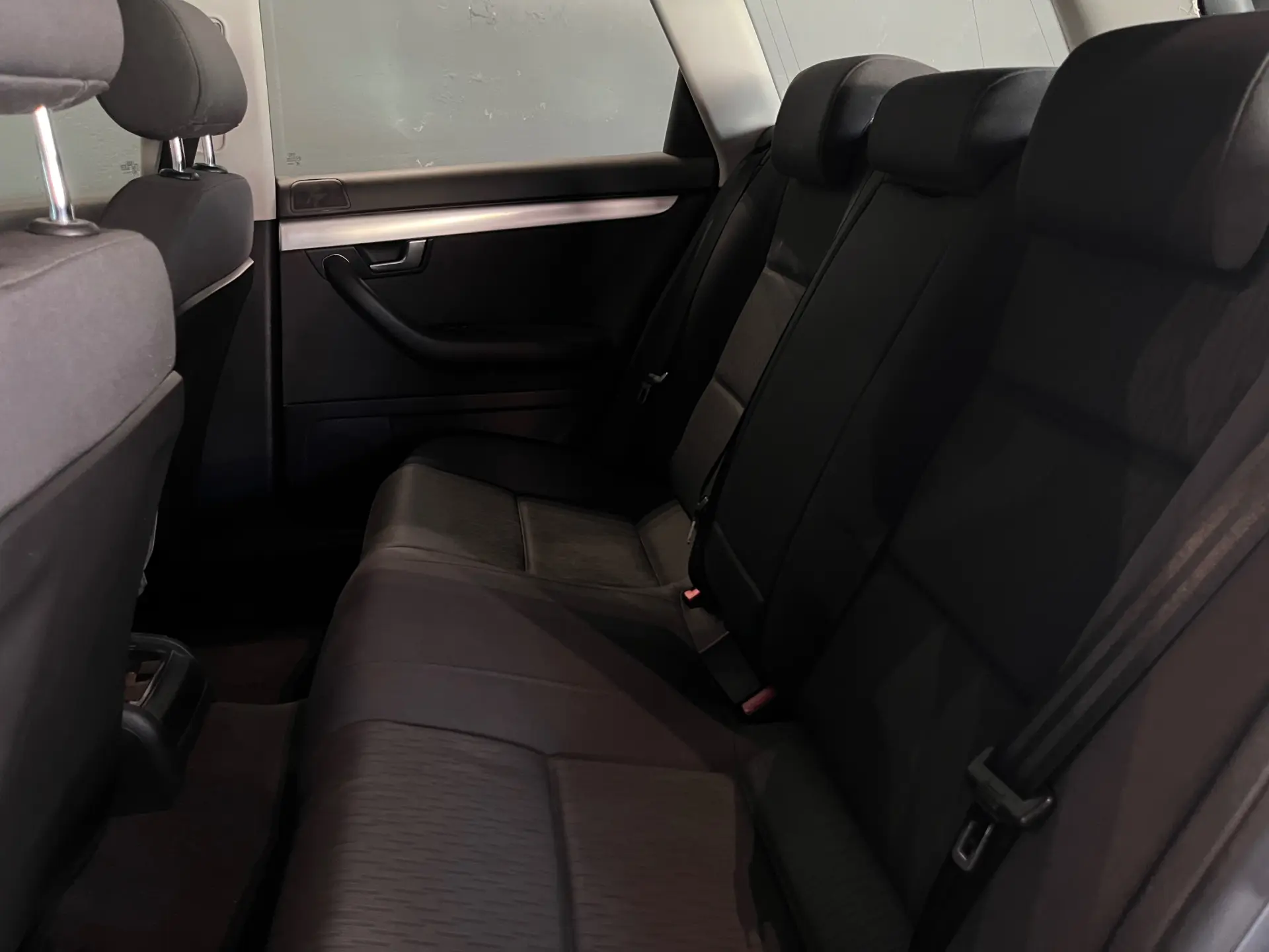 Audi A4 Avant 2.0 TDI S-line 9