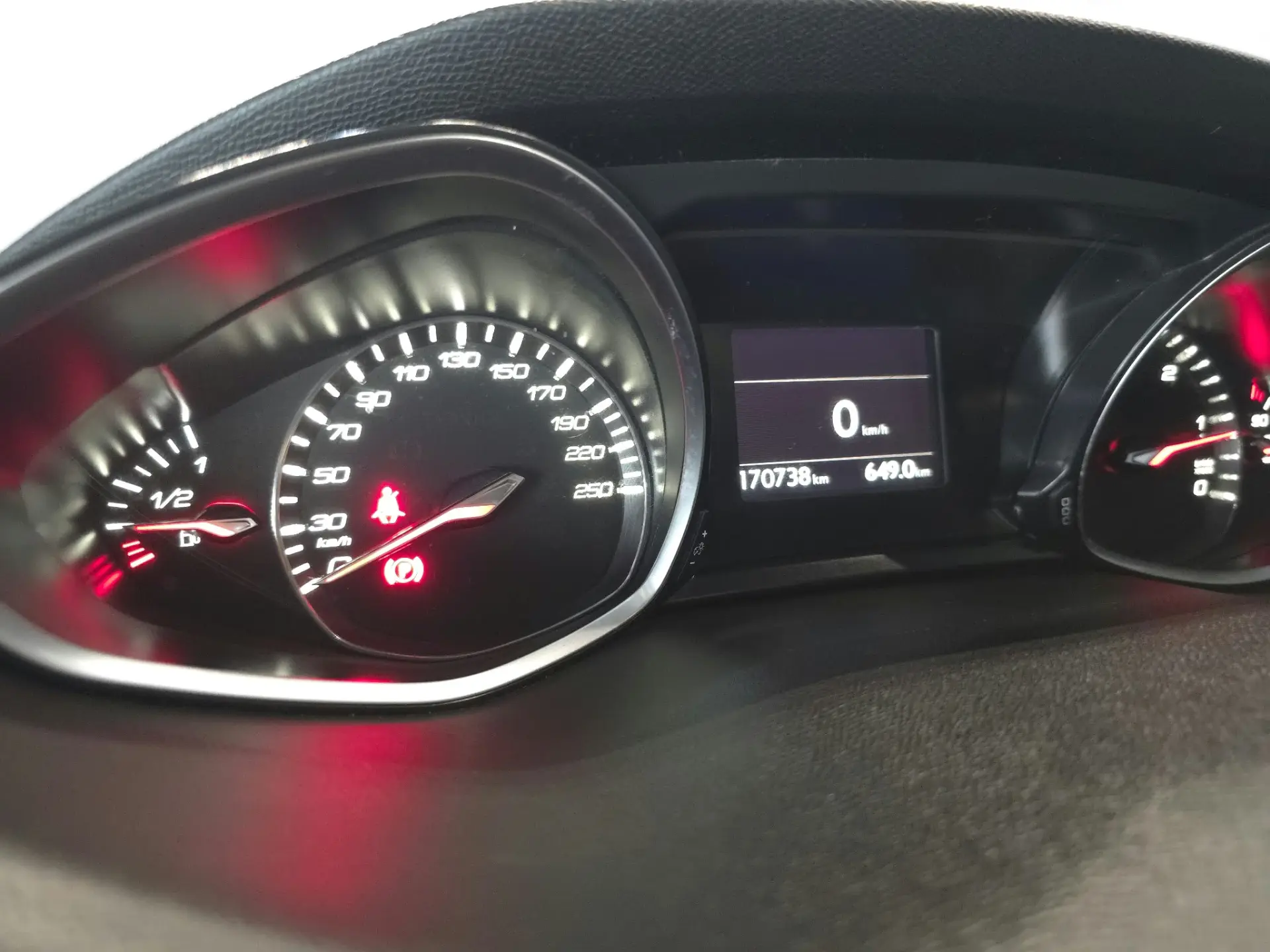 Peugeot 308 SW 1.6 BlueHDi Allure 26
