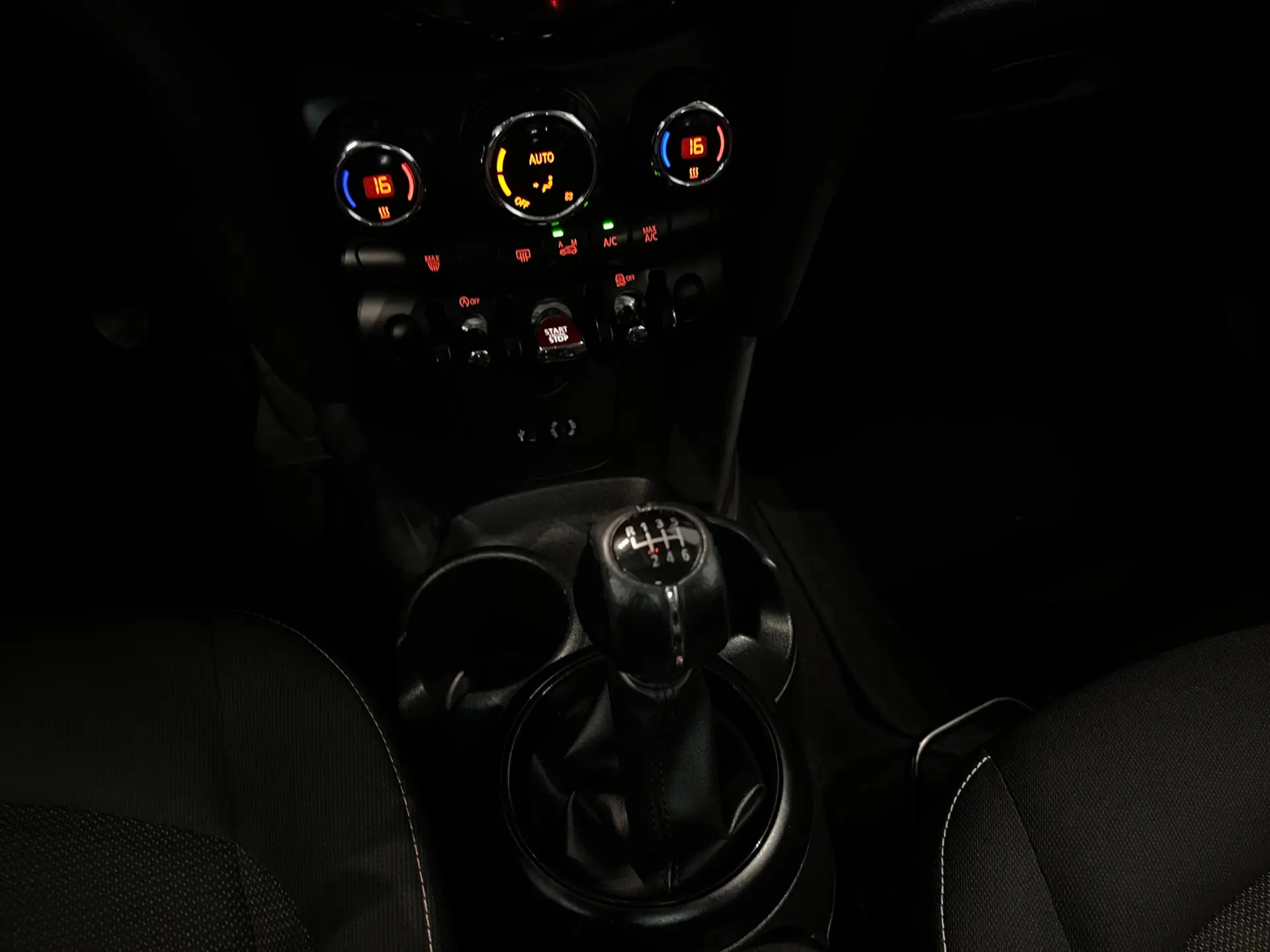 MINI 3 Portas One D 19