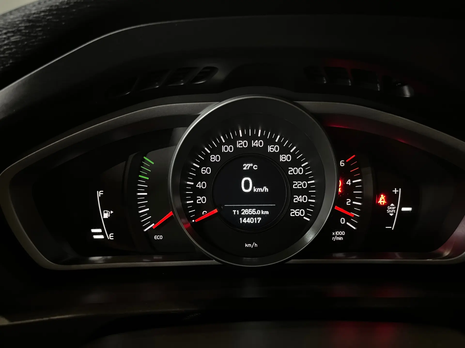 Volvo V40 19