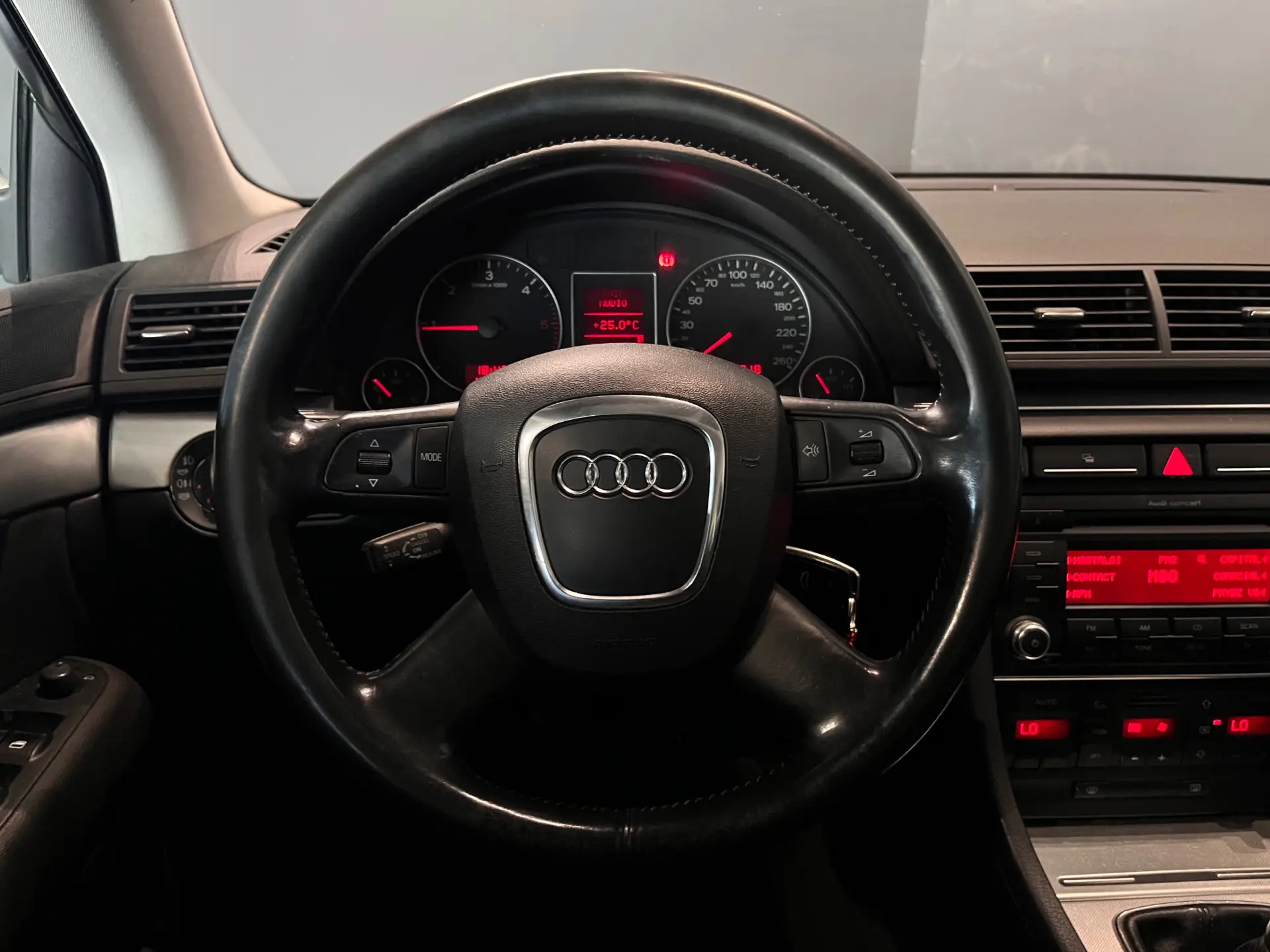 Audi A4 Avant 2.0 TDI S-line 12