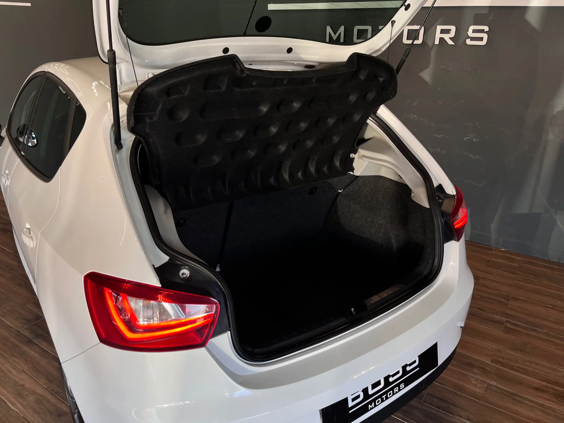 SEAT Ibiza 1.6Tdi I-tech 9