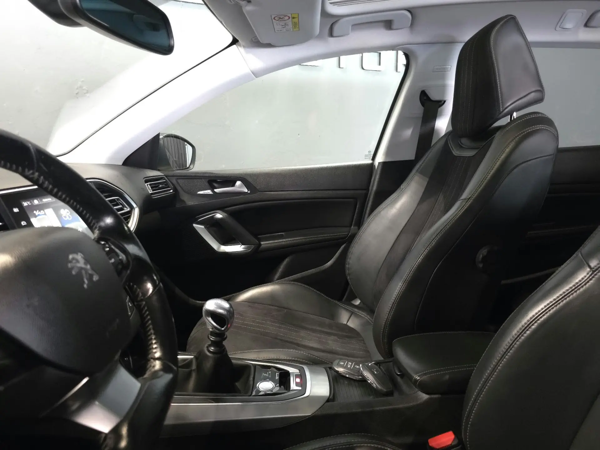 Peugeot 308 SW 1.6 BlueHDi Allure 17