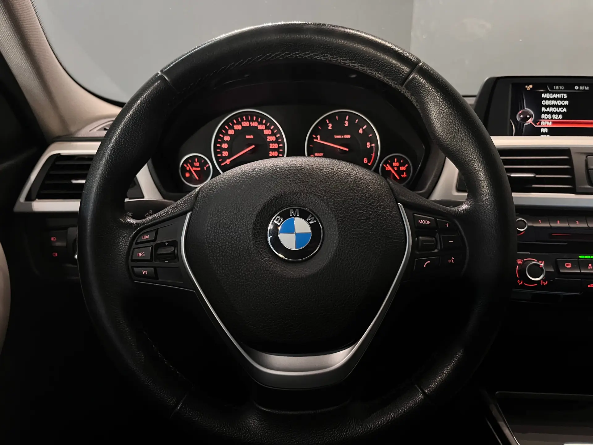 BMW 318 d Line Sport 16