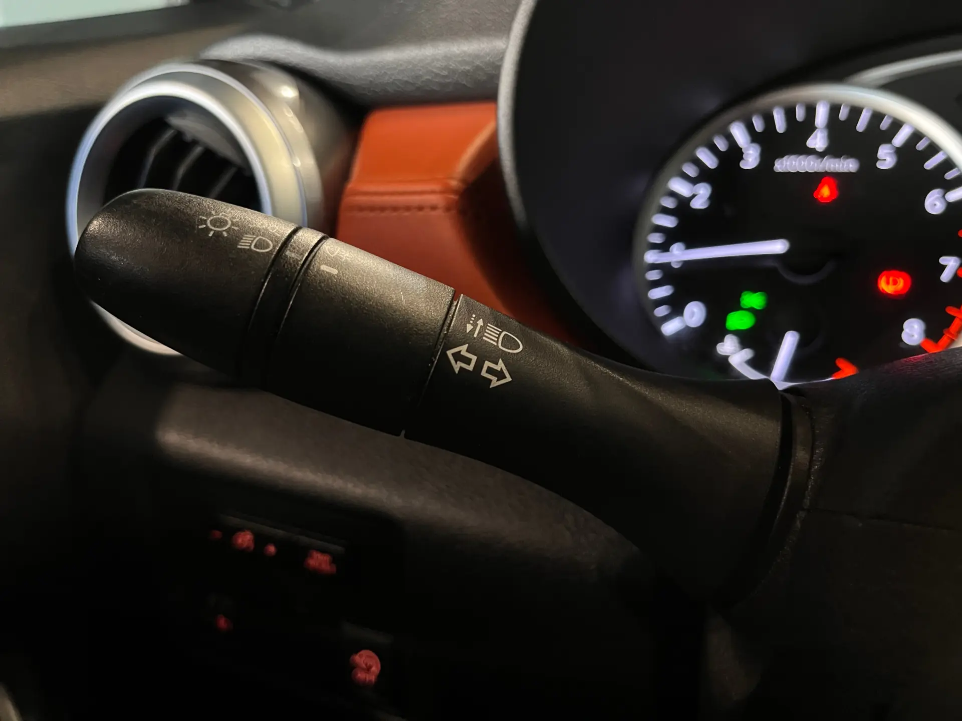 Nissan Micra 0.9 IG-T N-Connecta S/S 24