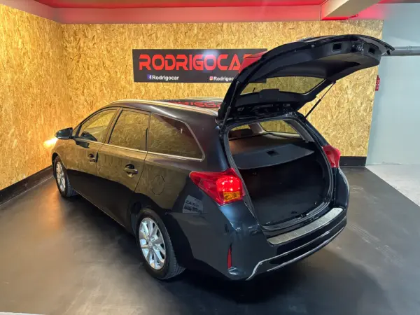 Toyota Auris Touring Sports 1.4 D-4D Comfort+Pack Sport+Navi 23