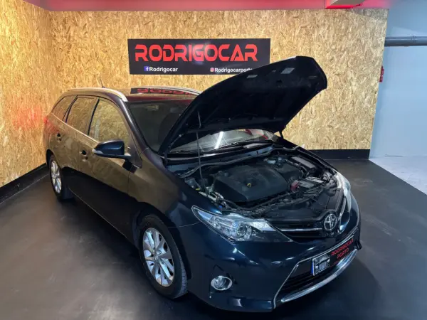Toyota Auris Touring Sports 1.4 D-4D Comfort+Pack Sport+Navi 28