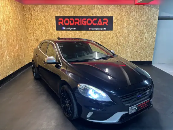 Volvo V40 1.6 D2 R-Design 1