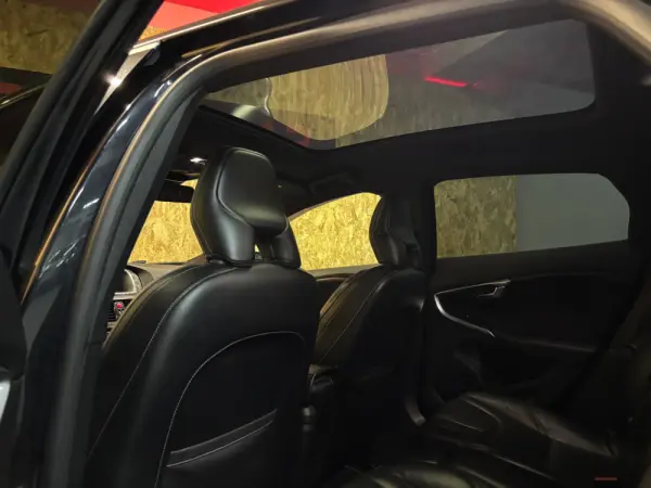 Volvo V40 1.6 D2 R-Design 10