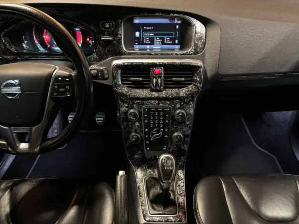 Volvo V40 1.6 D2 R-Design 17