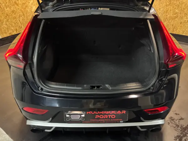 Volvo V40 1.6 D2 R-Design 27