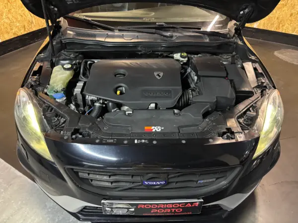 Volvo V40 1.6 D2 R-Design 32