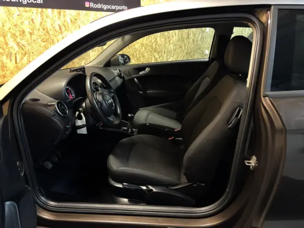 Audi A1 1.2 TFSi Attraction 6