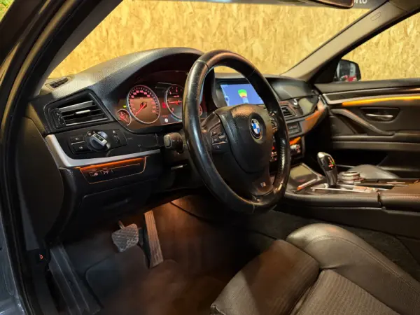 BMW 520 d Pack M Auto 7