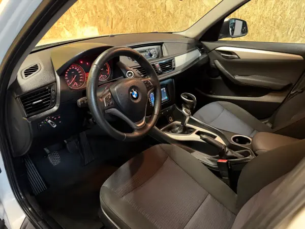 BMW X1 16 d sDrive Line Sport 6