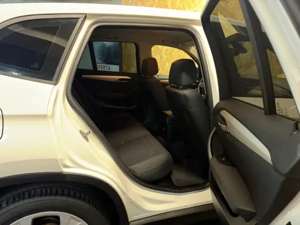 BMW X1 16 d sDrive Line Sport 9