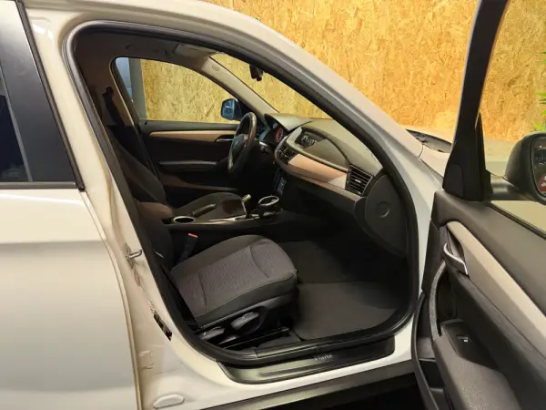 BMW X1 16 d sDrive Line Sport 10