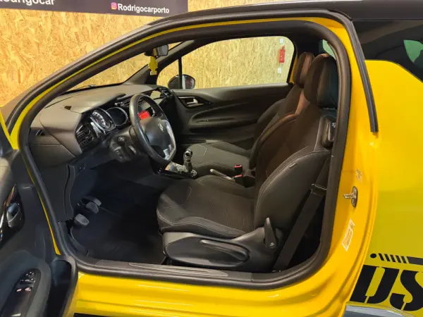 Citroen DS3 1.2 VTi So Chic 6
