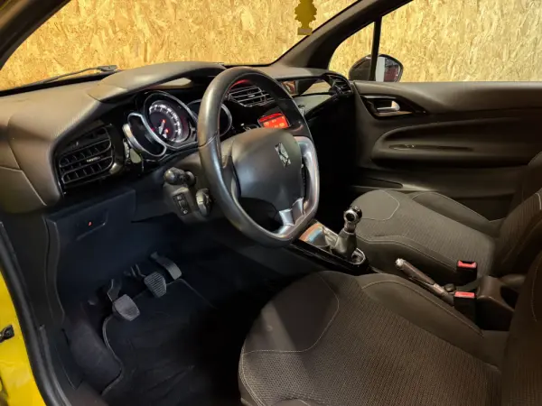 Citroen DS3 1.2 VTi So Chic 7