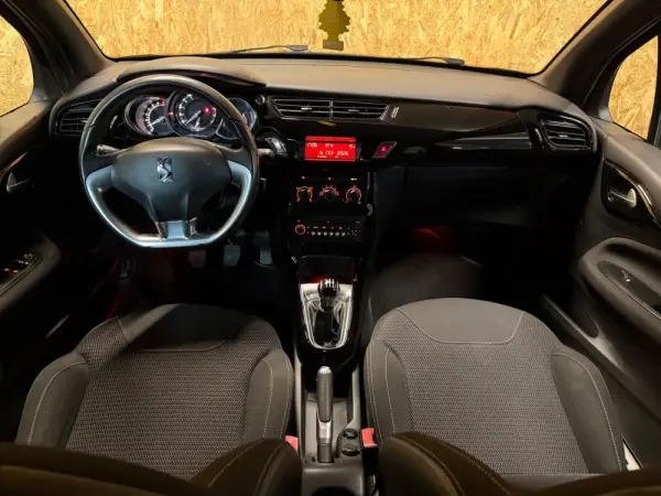Citroen DS3 1.2 VTi So Chic 13