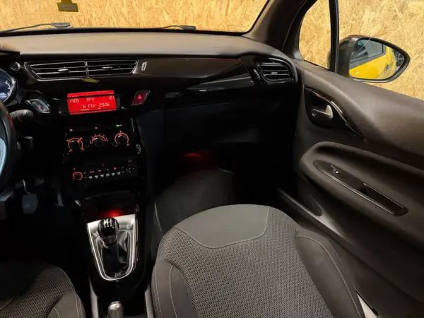 Citroen DS3 1.2 VTi So Chic 15