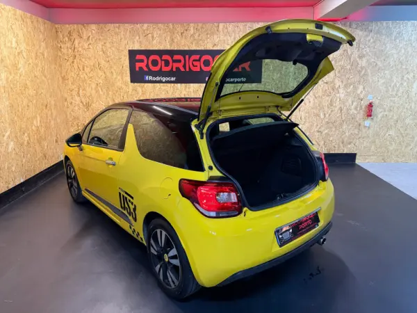 Citroen DS3 1.2 VTi So Chic 19