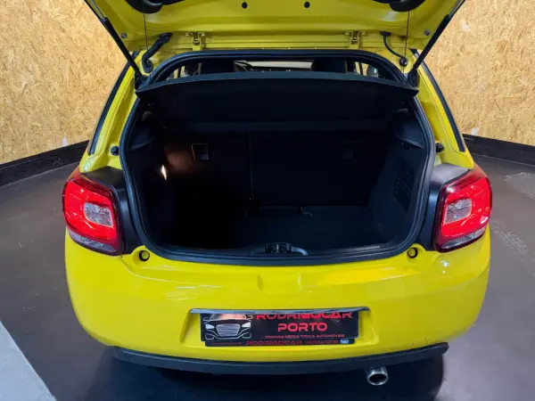 Citroen DS3 1.2 VTi So Chic 21