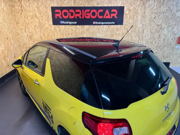 Citroen DS3 1.2 VTi So Chic 23
