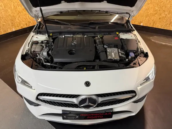 Mercedes-Benz A 180 d AMG Line Aut. 33