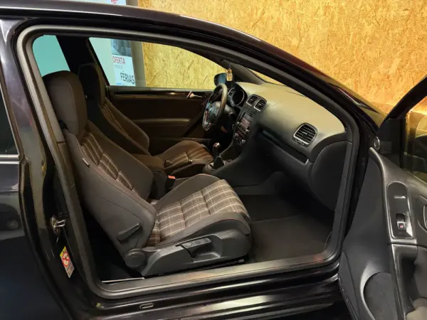 Volkswagen Golf 2.0 TSi GTi 10