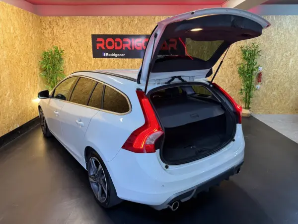 Volvo V60 1.6 D2 Drive R-Design Powershift Start/Stop 14