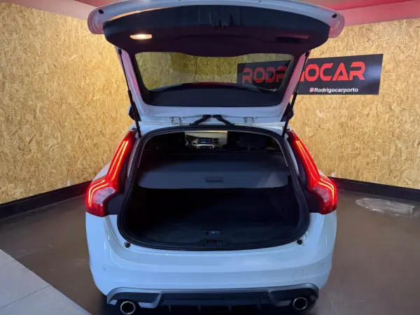 Volvo V60 1.6 D2 Drive R-Design Powershift Start/Stop 15
