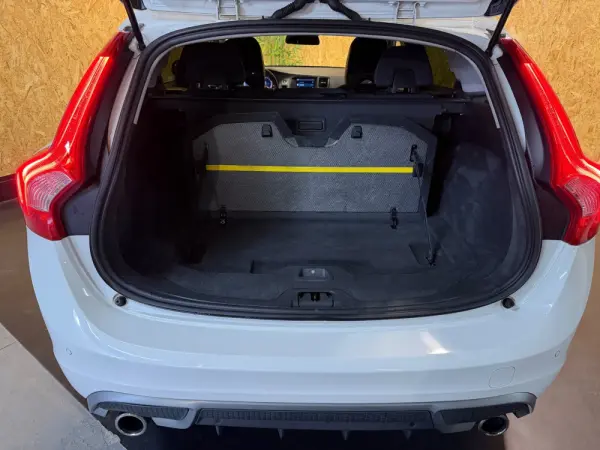 Volvo V60 1.6 D2 Drive R-Design Powershift Start/Stop 17