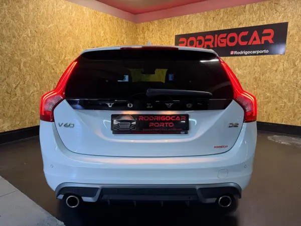 Volvo V60 1.6 D2 Drive R-Design Powershift Start/Stop 21
