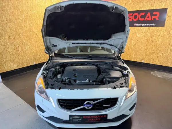 Volvo V60 1.6 D2 Drive R-Design Powershift Start/Stop 27