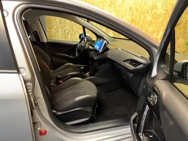 Peugeot 208 1.4 HDi Access 2