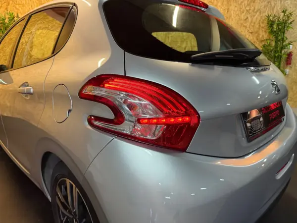 Peugeot 208 1.4 HDi Access 18