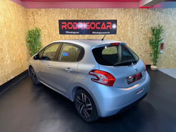 Peugeot 208 1.4 HDi Access 25