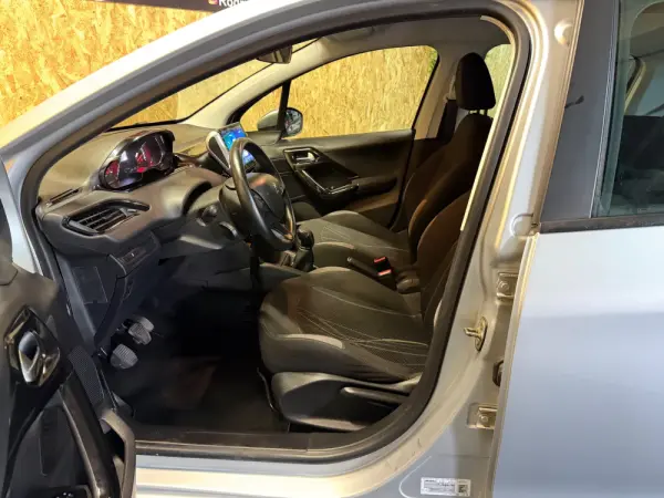 Peugeot 208 1.4 HDi Access 27